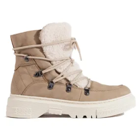 Beige women's snow boots with sheepskin