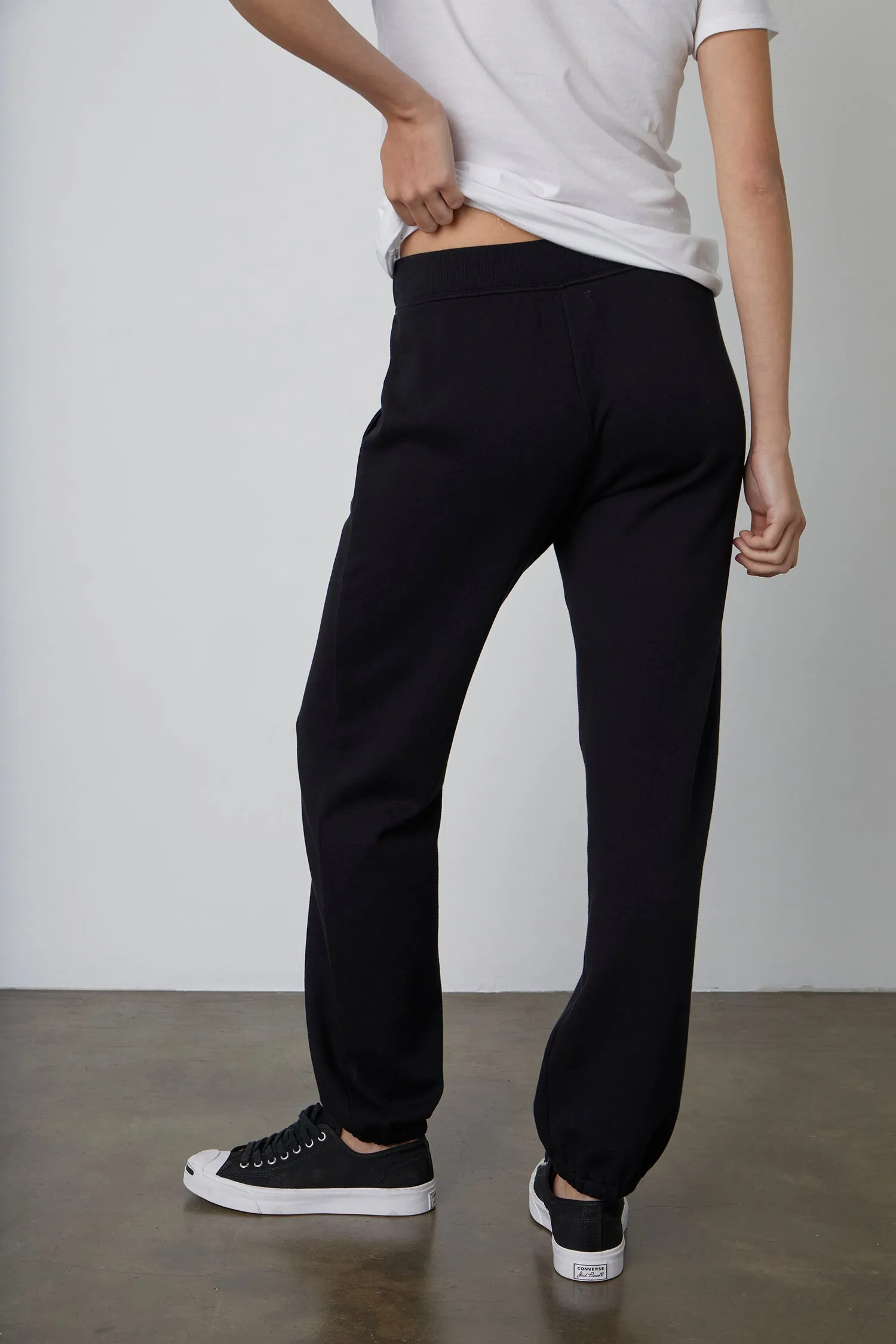 MEGAN FLEECE SWEATPANT IN BLACK