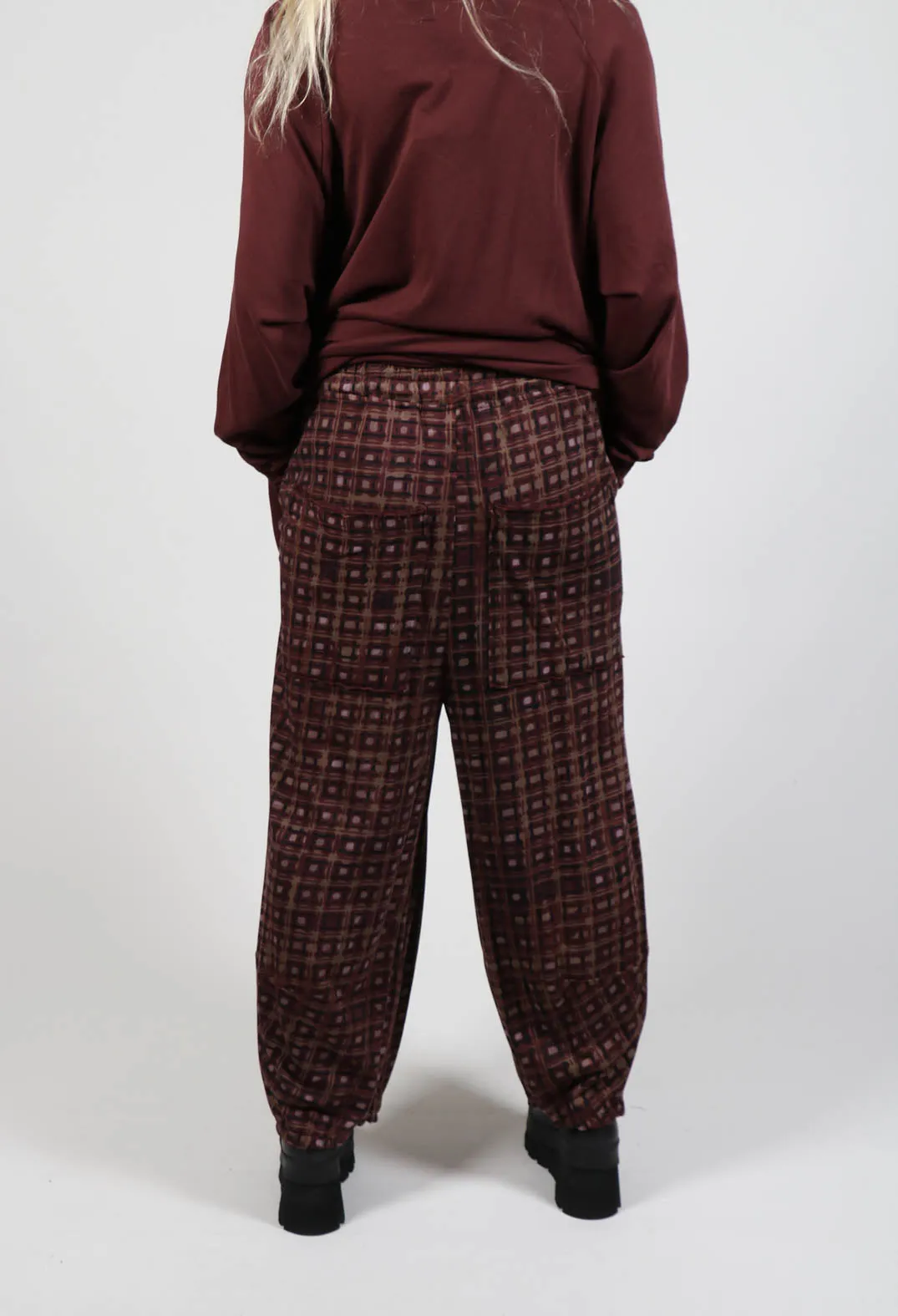 Tulip Hem Joggers in Bronze Check