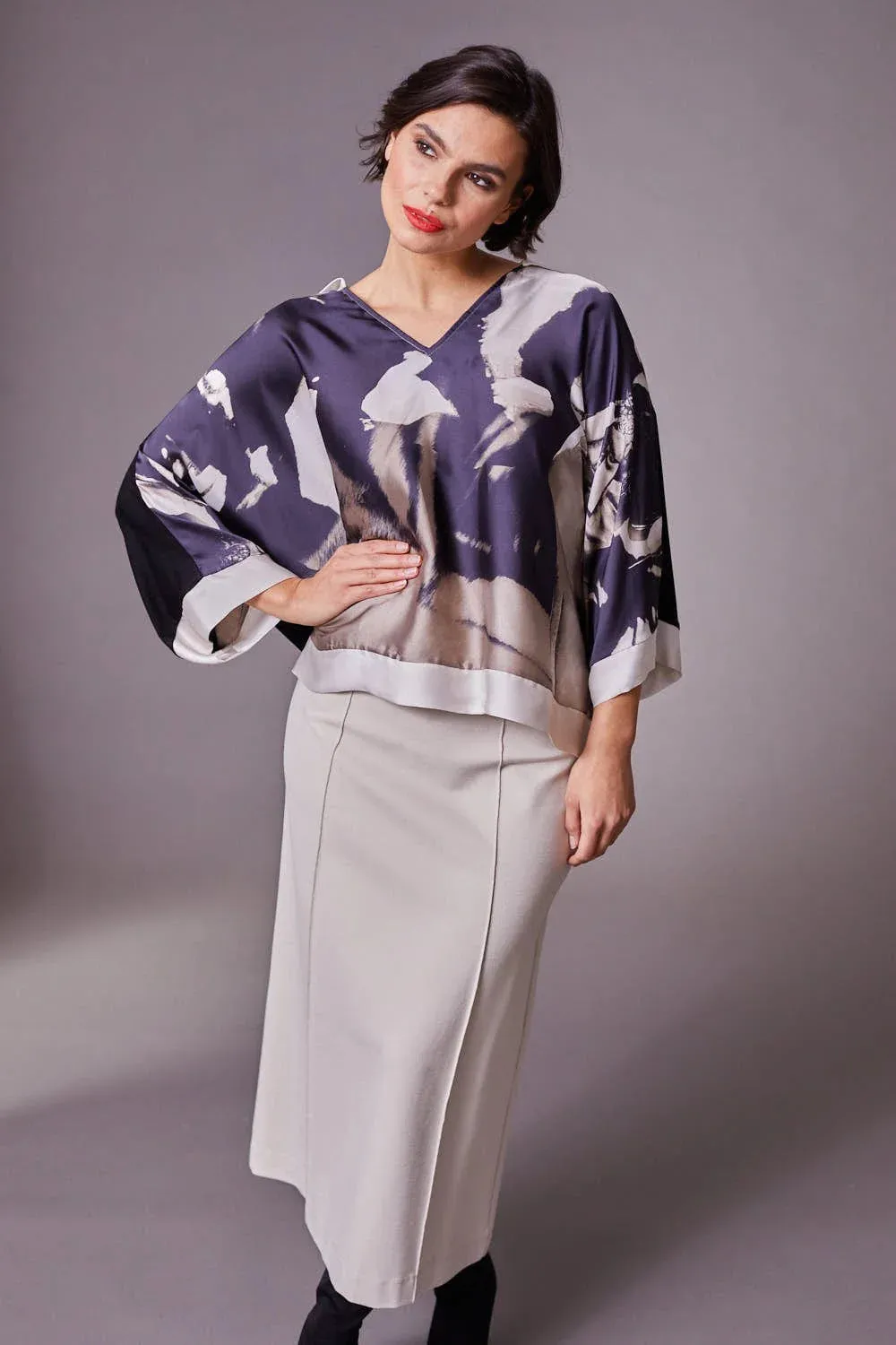 W23204- Abstract Print Kimono Top- Peruzzi